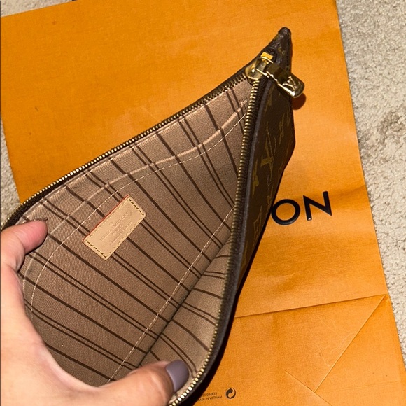 Louis Vuitton Brown Monogram Clutch - Picture 5 of 7
